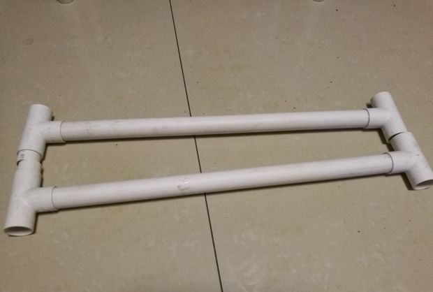 Giá đỡ hoa ống nhựa PVC