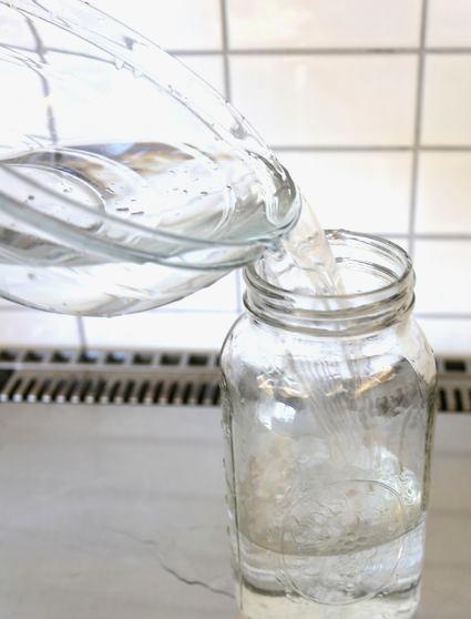 Hacer agua destilada en casa.