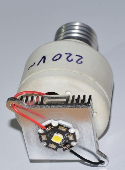 كيفية صنع مصباح LED غير مكلف ولكنه قوي جدًا