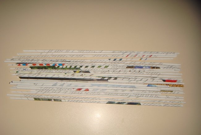 אגרטל נצרים עשוי מצינורות עיתון