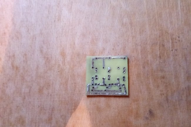 Una manera senzilla de fer plaques de circuits impresos sense LUT