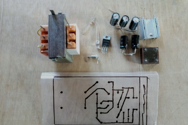 Strømforsyning med zenerdiode og transistor