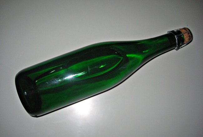 Botella de champán decoupage de Año Nuevo.