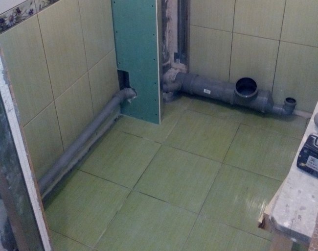 Mainit na sahig sa banyo