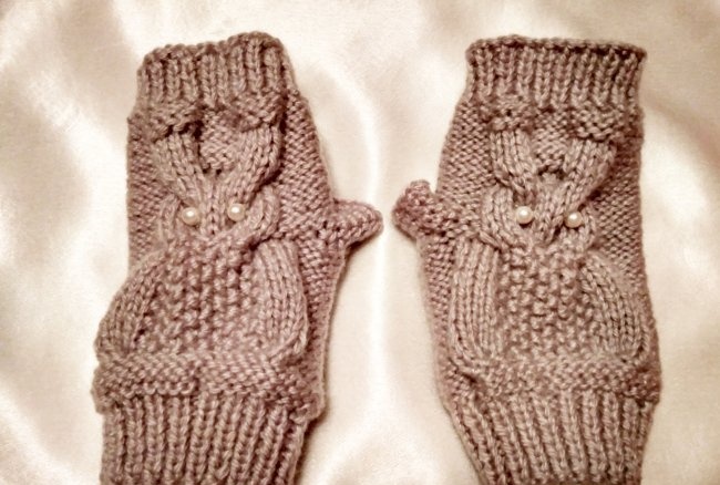 How to knit mitts with an owl pattern
