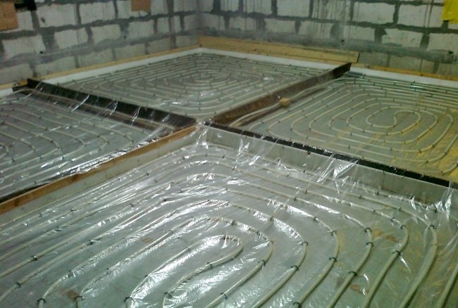 High-quality installation of water heated floors