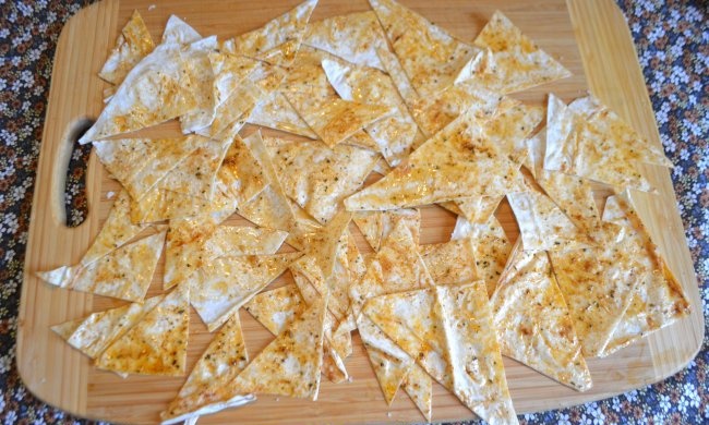 Homemade pita chips