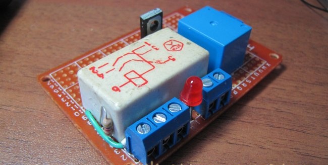 The simplest scheme for automatic water level control