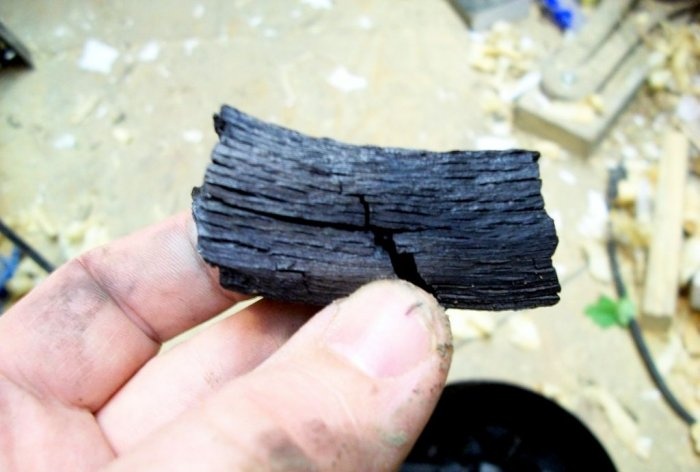 DIY dřevěné uhlí