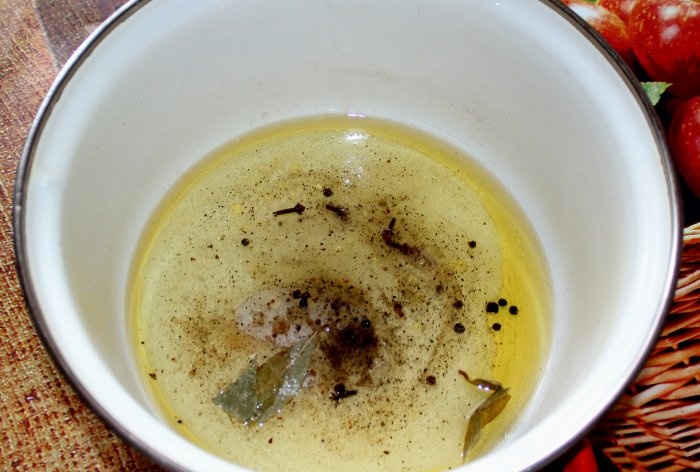 Quick recipe for marinated champignons