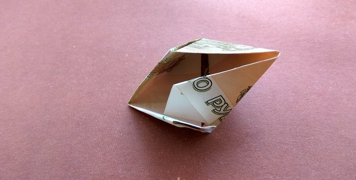 DIY origami pyramid model from banknotes