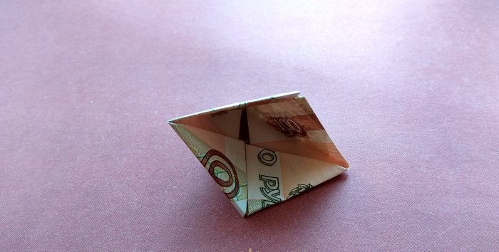 DIY origami model piramide od novčanica
