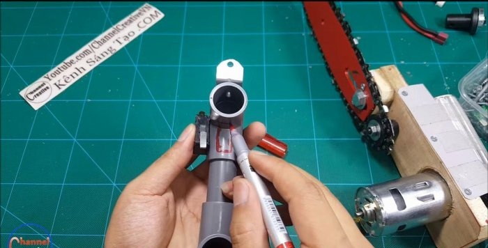 Πώς να φτιάξετε ένα κινητό πριόνι με τα χέρια σας