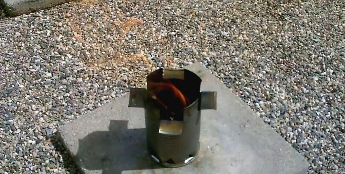 Estufa de camping hecha de lata en 15 minutos