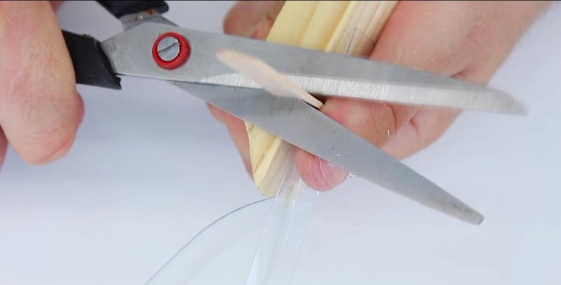 Уређај за одвртање поклопаца на теглама