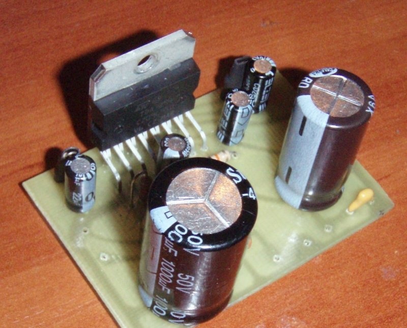 A simple amplifier based on TDA7294 with a power of 100 W