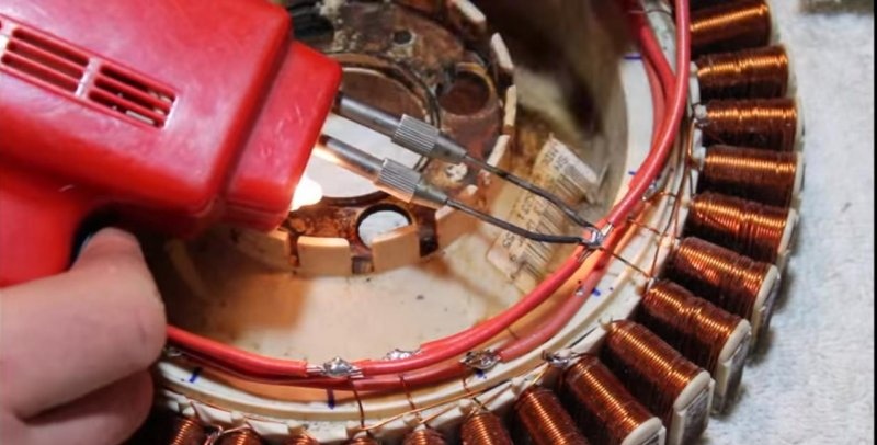 Conversão de gerador elétrico do motor de uma máquina de lavar