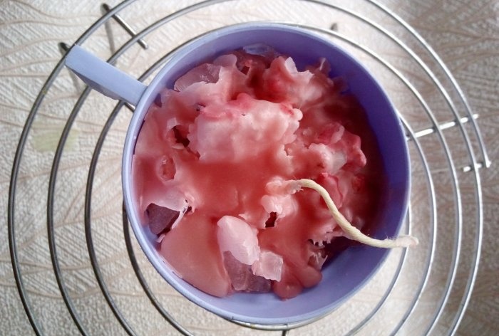 Openwork watermelon candle