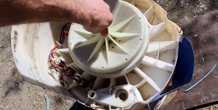 Hydro turbine elektrisk generator fra en gammel vaskemaskine