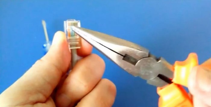 How to crimp an RJ45 connector with a simple screwdriver