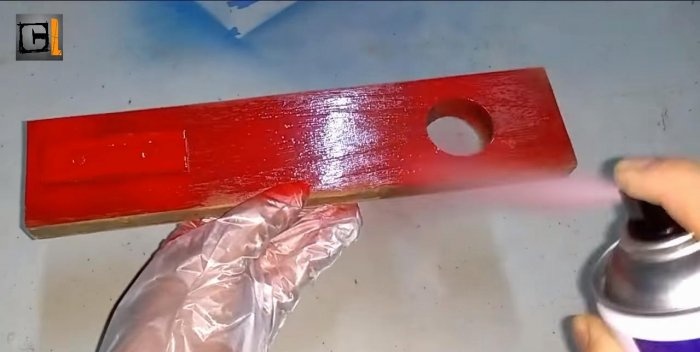 Jak zrobić prostą piłę do metalu z silnikiem 12 V