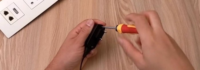 Làm ổ cắm USB