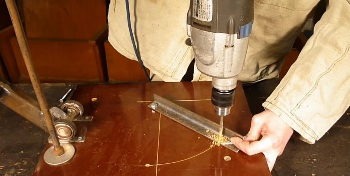 Soporte para amoladora angular o sierra pendular de amoladora angular