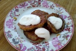 Awesome and simple banana pancakes without flour or milk