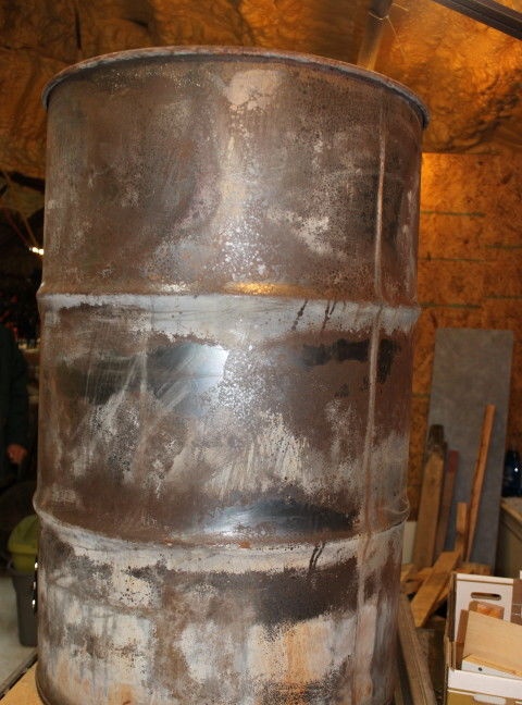 Electric malamig pinausukang smokehouse mula sa isang bariles
