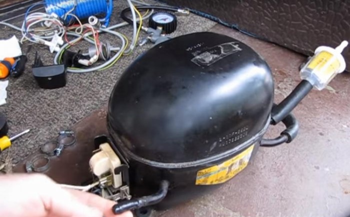 Chladící kompresor pro huštění pneumatik
