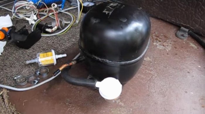 Kompresor chladničky na hustenie pneumatík