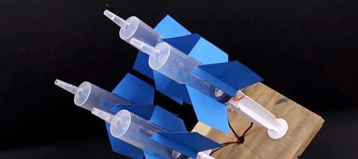 Lansator de rachete cu seringă cu telecomandă