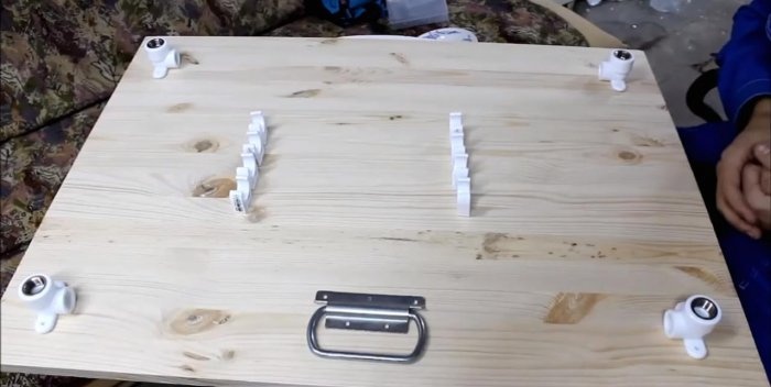 שולחן עבודה מתקפל עשוי צינורות PVC