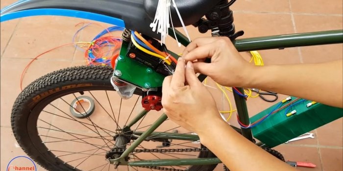 Bicicleta elèctrica basada en un motor sense escombretes