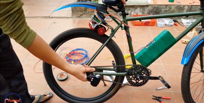Bicicleta elèctrica basada en un motor sense escombretes