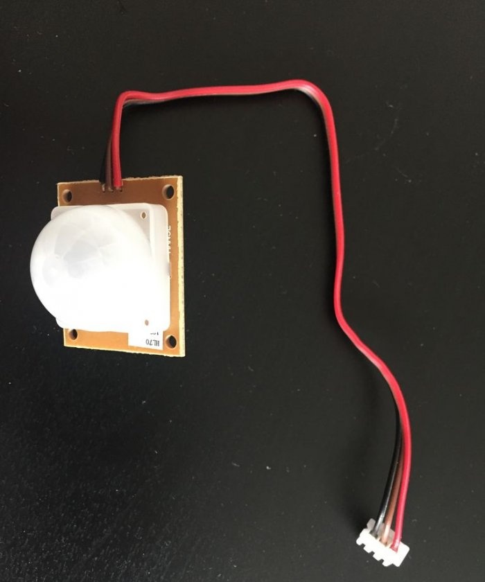 Pencahayaan LED automatik dengan sensor gerakan