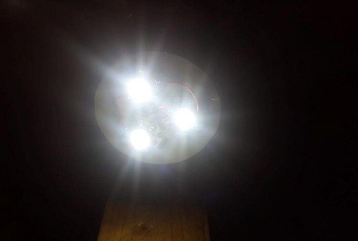 Gawang bahay na LED lamp na 3 W