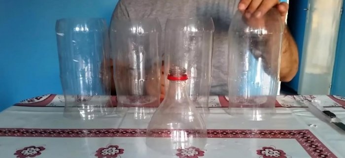 מטאטא עשוי מבקבוקי פלסטיק