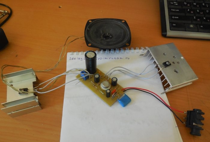 Amplificador simple de transistores clase A.