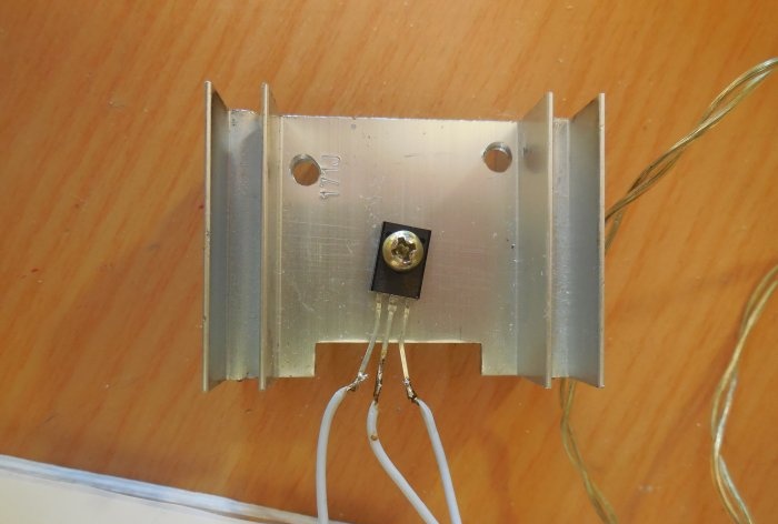 Amplificador simple de transistores clase A.
