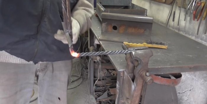 Braciere realizzato in lamiera d'acciaio