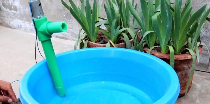 Come realizzare una pompa dell'acqua con tubi in PVC