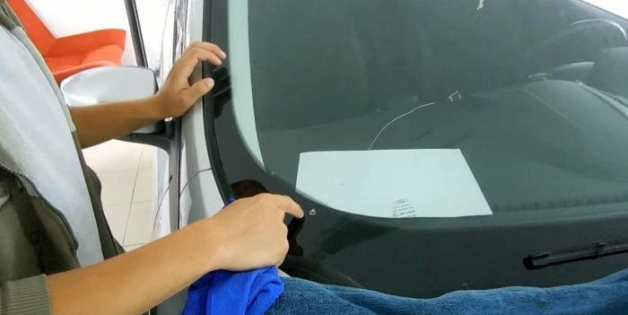 Jak opravit prasklinu na čelním skle auta