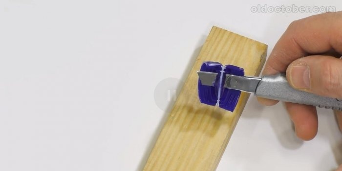 Nož za rezanje trake od plastičnih boca