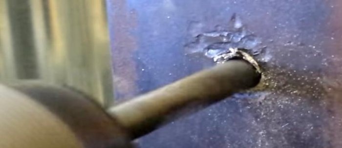 Seven ways to unscrew a broken bolt or stud
