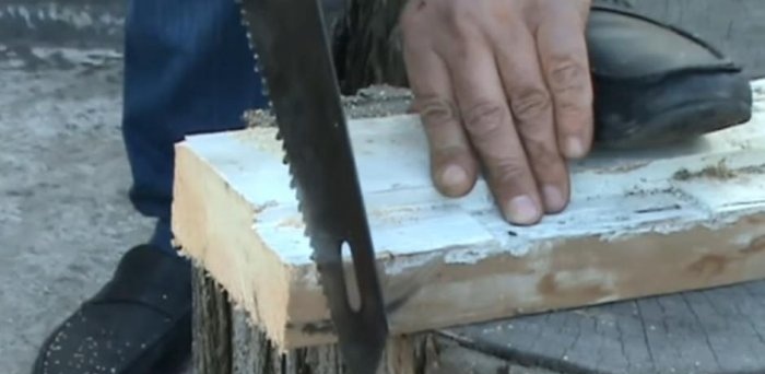 A quick way to sharpen a hand saw with a grinder