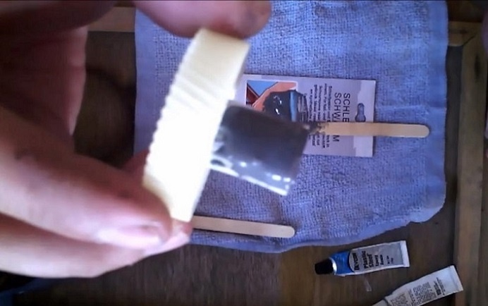 Cómo restaurar un engranaje de plástico