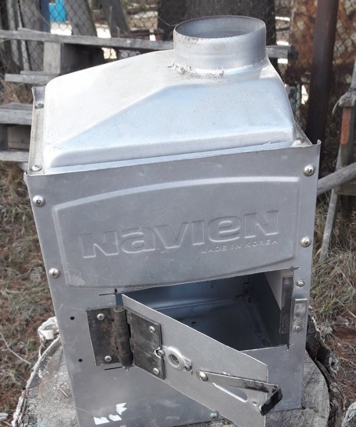 Mini oven made from a wall-mounted gas boiler