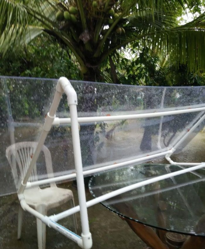 Kanopi untuk rumah diperbuat daripada paip plastik