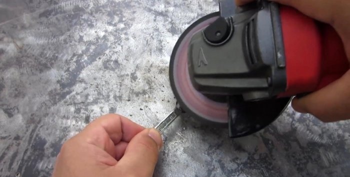 Изработка на удобен ключ за патронник на бормашина